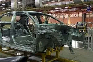 کاهش 35 درصدی تولید خودرو در نیمه نخست امسال