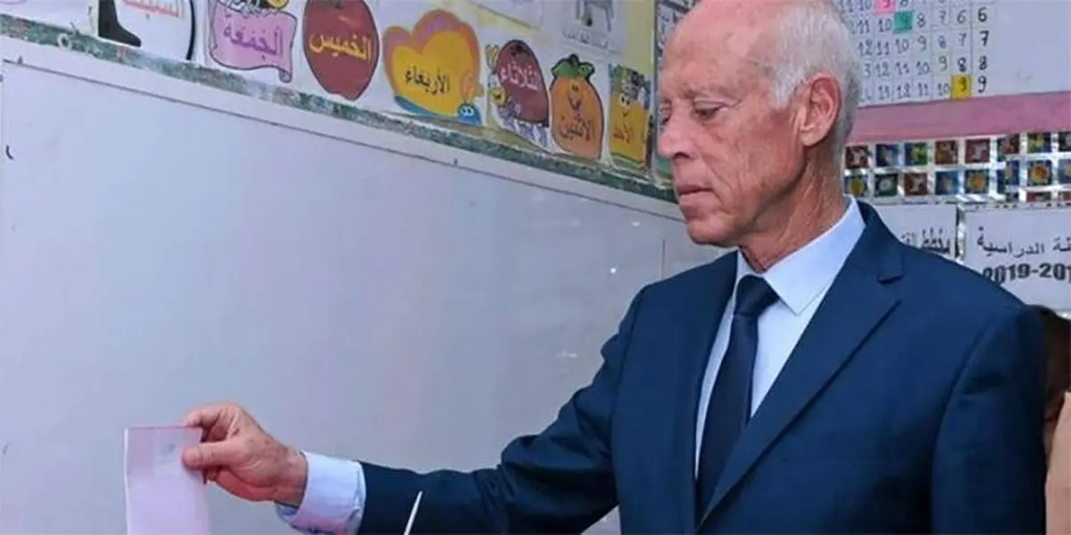 عکس: رئیس‌جمهور تونس سوار بر ۲۰۶ صندوقدار