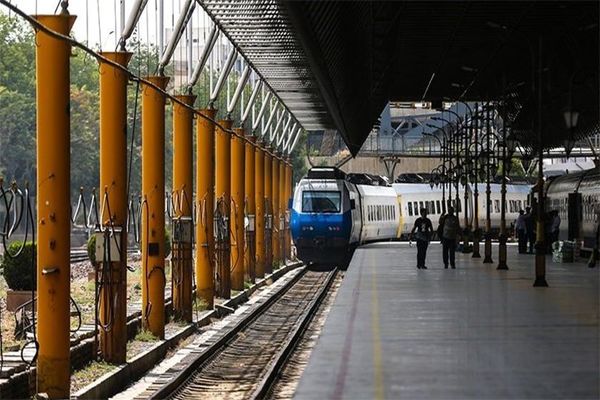 اختصاص ۲۰ رام قطار فوق‌العاده در مسیر مشهد در ایام پایانی ماه صفر