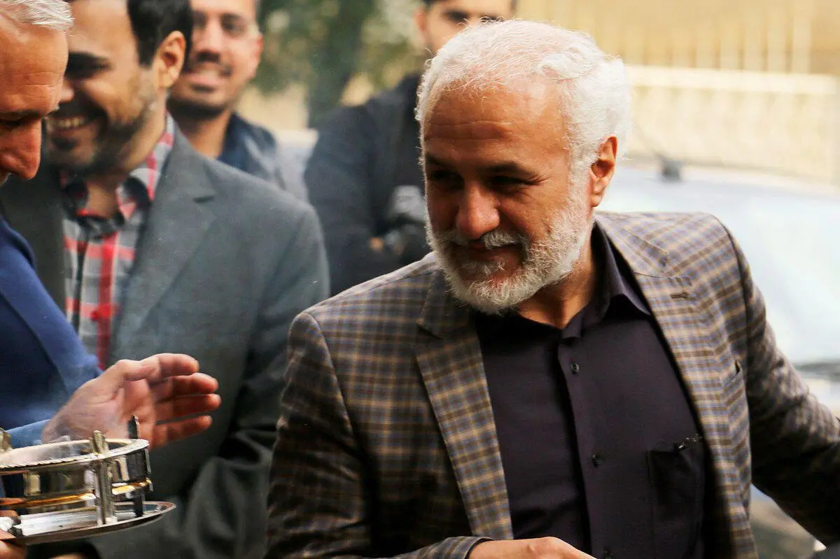 عکس: اولین سخنرانی حسن عباسی پس از آزادی