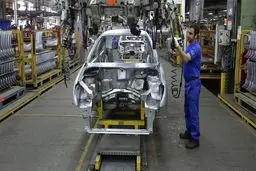 ایران‌خودرو و سایپا خود عامل گرانی‌های اخیر خودرو هستند