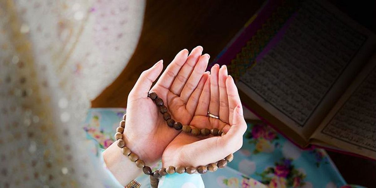 درباره کیفیت نماز خواندن آیه‌ای در قرآن آمده؟
