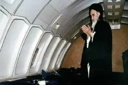 در وسیله نقلیه متحرک به چه سمتی نماز بخوانیم؟