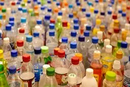 کوکاکولا در رده اول آلاینده‌های پلاستیکی جهان قرار گرفت