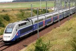 قطار به کردستان می رسد