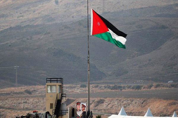 فیلم: برافراشته شدن پرچم اردن در الباقوره به جای اسرائیل