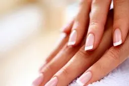 با این شکل لاک زدن وضوی شما صحیح است