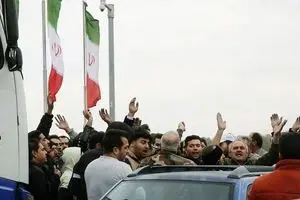 سرکوب اغتشاش‌گران همراه با تریبون دادن به مردم معترض