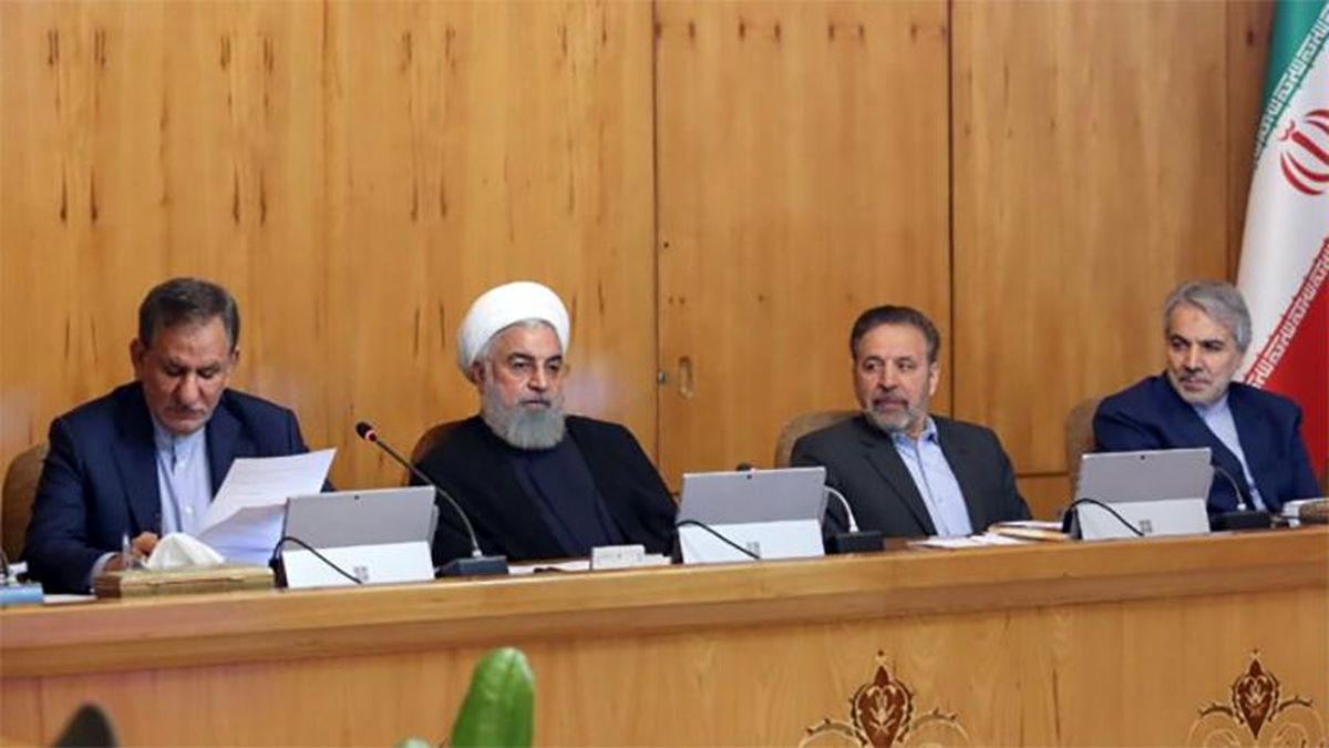 روحانی: نوبت دولت است تا مشکلات مردم را کاهش دهد