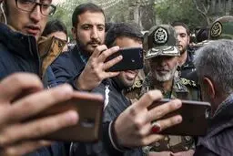 عکس: سلفی با فرمانده ارتش