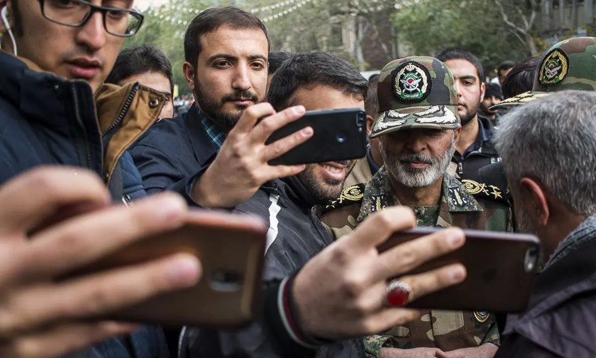 عکس: سلفی با فرمانده ارتش