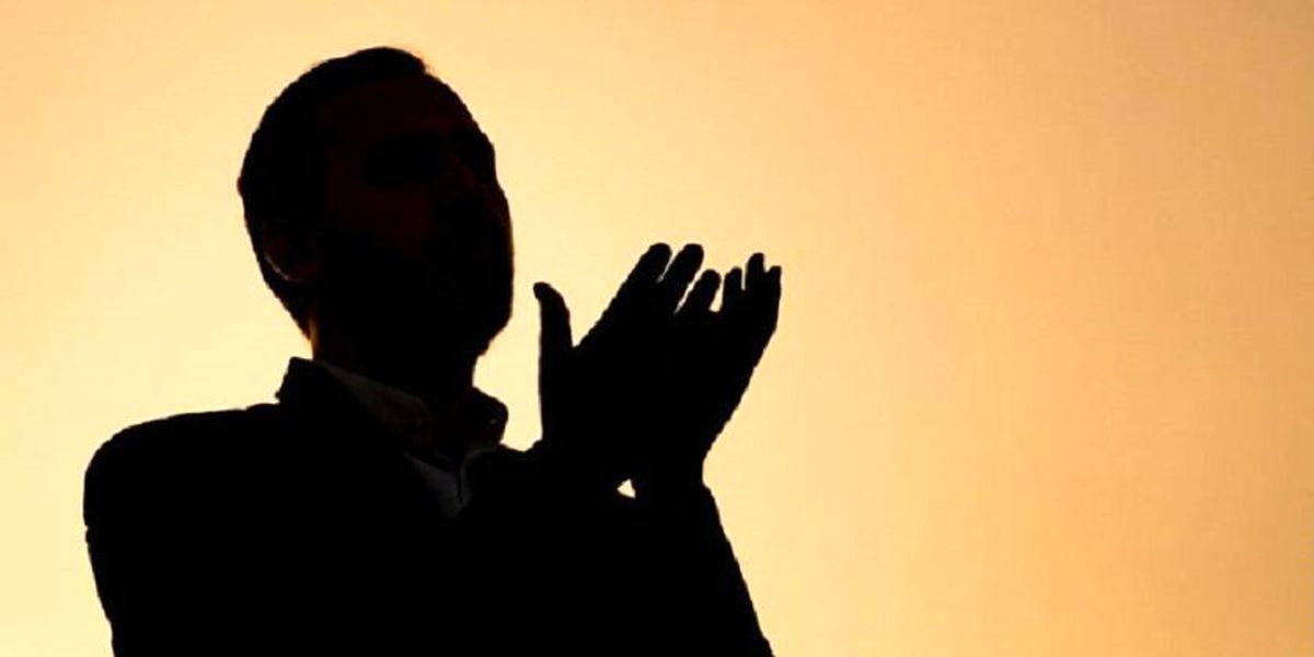 حکم نماز خواندن با آواز چیست؟
