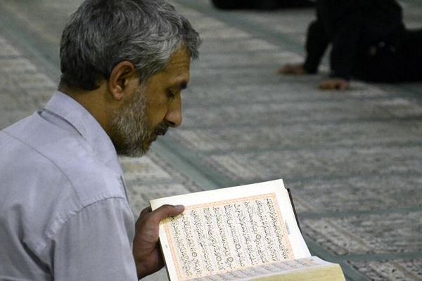 چرا در روایات توصیه شده قرآن را با صوت حزین بخوانیم؟