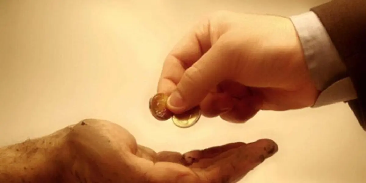 چرا با وجود صدقه دادن باز هم دچار مصیبت و بلا می‌شویم؟