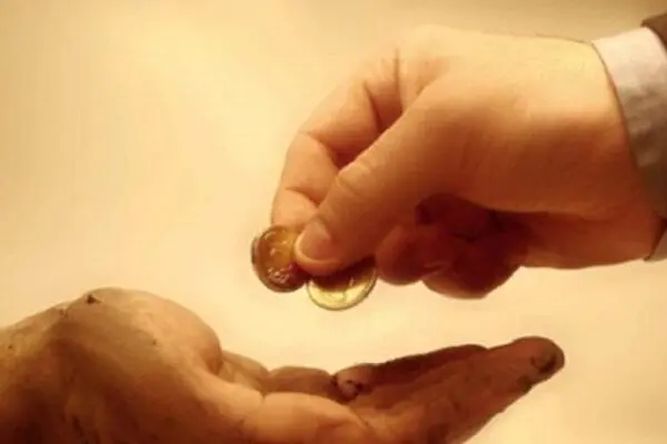 چرا با وجود صدقه دادن باز هم دچار مصیبت و بلا می‌شویم؟