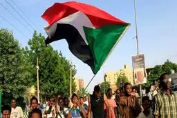 شادمانی سودانی‌ها از انحلال حزب عمرالبشیر