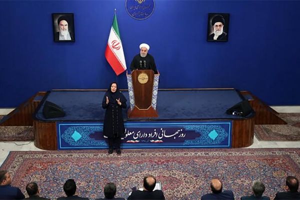 روحانی: درآمد طرح اصلاح قیمت بنزین در اختیار اقشار آسیب‌پذیر قرار خواهد گرفت