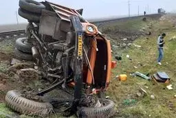 تصویر: برخورد کامیون با قطار تهران - رشت