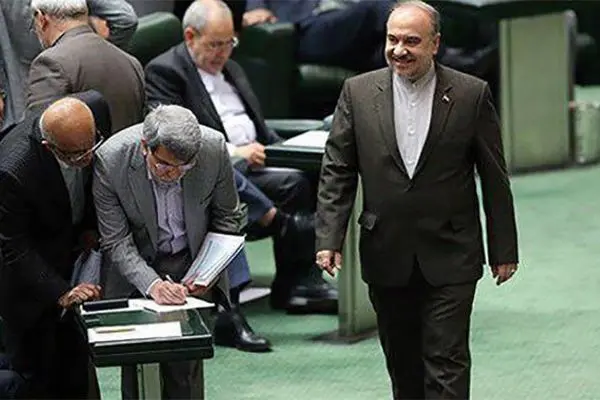 چرا پای سلطانی‌فر به مجلس نمی‌رسد