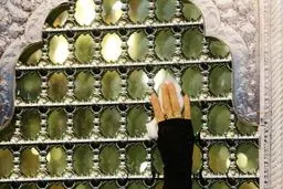 ۱۰ روایت خواندنی از کرامات حضرت معصومه (س) در حرم