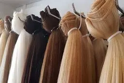 موی مصنوعی زنان باید در نماز پوشانده شود؟