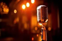 گوش دادن به صدای خواننده زن اشکال دارد؟