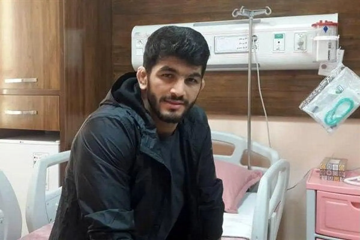 عکس: حسن یزدانی راهی بیمارستان شد