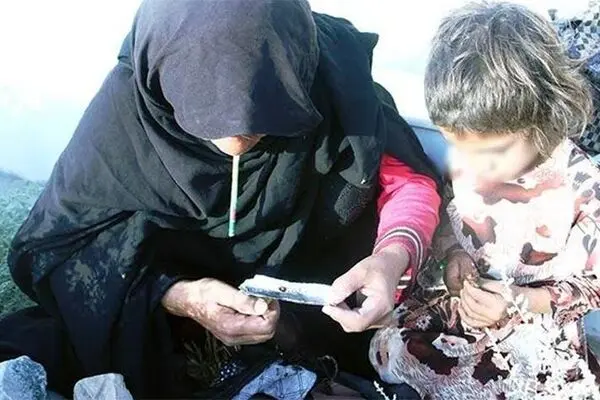 چه بلایی سرِ کودکان والدین معتاد می‌آید؟