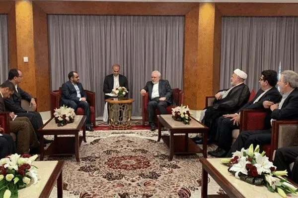 دیدار سخنگوی انصار الله یمن در مسقط با ظریف