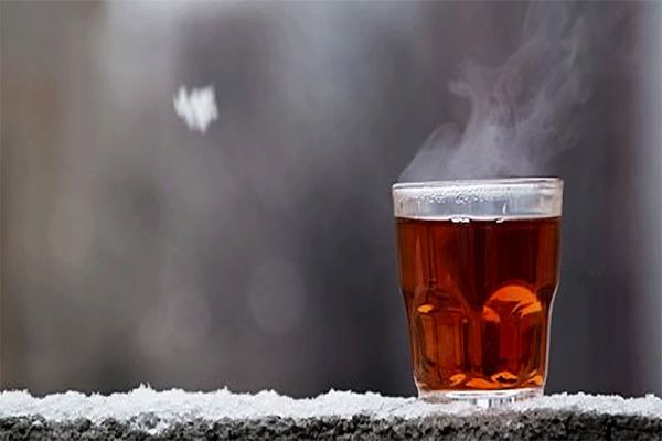 نوشیدن مایعات داغ در فصول سرد ممنوع