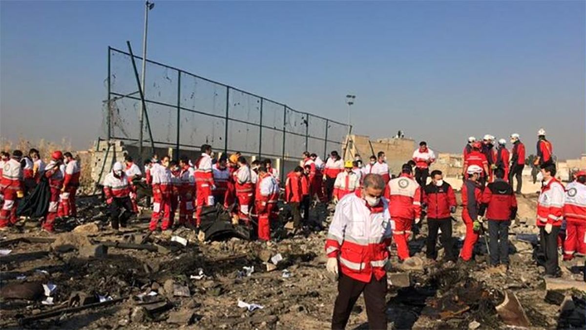 اجساد سقوط هواپیما به پزشکی قانونی تهران منتقل شدند