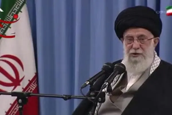 فیلم: روضه‌خوانی رهبرانقلاب برای سردار سلیمانی