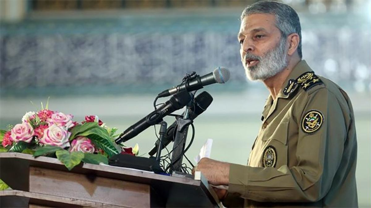 پیام فرمانده کل ارتش در پی شهادت سرهنگ خلبان رحمانی