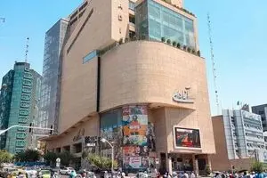 «بنیاد تعاون بسیج» ۴ طبقه از «پردیس آزادی» را اجاره می‌دهد؛ سینما یا بوتیک لباس؛ مسئله این است!