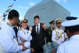 امیر دریادار خانزادی از ناوشکن‌های چین و روسیه بازدید کرد