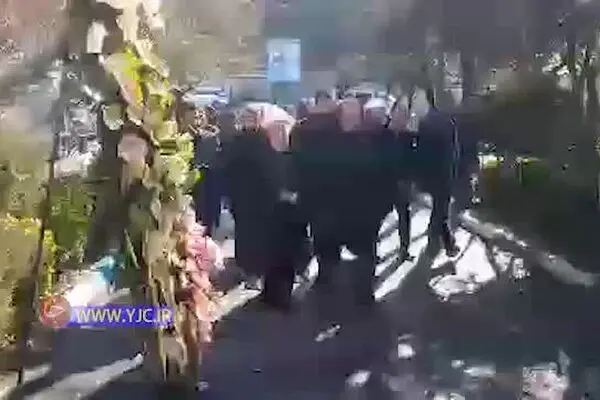 فیلم: حضور شیخ نعیم قاسم در منزل شهید قاسم سلیمانی
