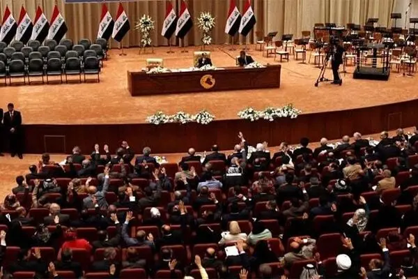 پارلمان عراق به طرح خروج نظامیان امریکا در عراق رای مثبت داد