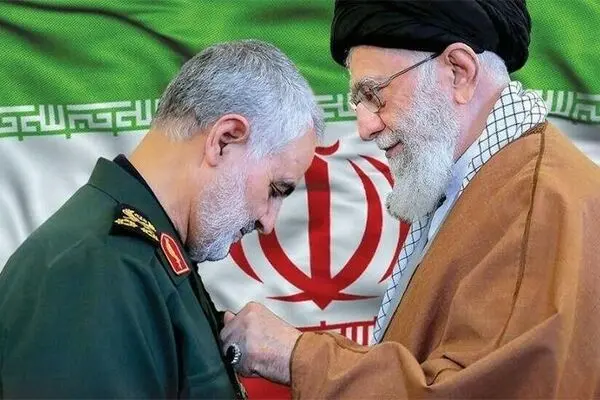 دفن حاج قاسم  با عبای نماز شب رهبر انقلاب