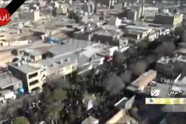 فیلم: تصاویر هوایی بهت‌آور از حضور میلیونی کرمانی‌ها در تشییع سردار دل‌ها
