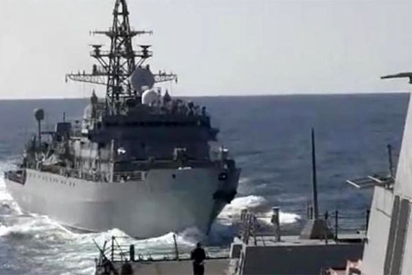 روسیه نزدیک شدن خطرناک کشتی خود به ناو آمریکایی را رد کرد