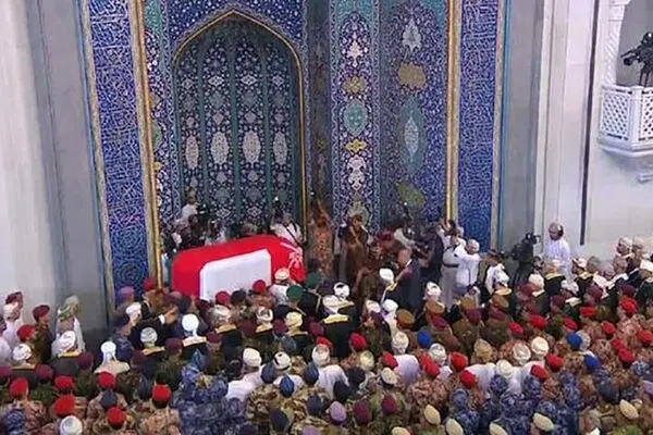 تصاویر: پیکر سلطان قابوس به خاک سپرده شد