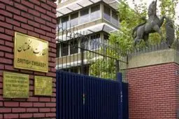 وقتی دم خروس سلبریتی‌های اجاره‌ای انگلیس بیرون می‌زند