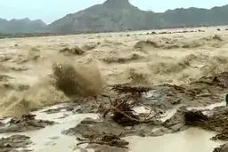 فیلم: جاری شدن سیل در شهر بنت در استان سیستان و بلوچستان