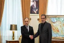 خروج آمریکا از منطقه باید در اولویت باشد