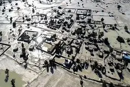 تمامی امکانات ارتش را در کمک به سیل زدگان به کار ببندید