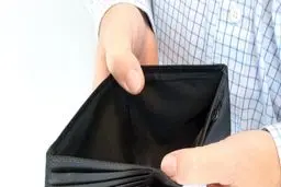 برداشتن بدون اجازه پول از جیب شوهر یا پدر چه حکمی دارد؟