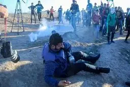 نابینا شدن چشم خبرنگار فلسطینی به دست سربازان صهیونیست