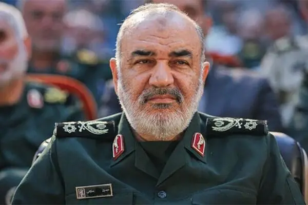 شهید سلیمانی زنده‌تر از قاسم سلیمانی است