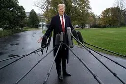 بیشتر آمریکایی‌ها خواهان برکناری ترامپ هستند