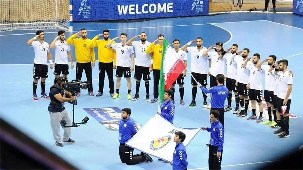 عکس: احترام خاص هندبالیست‌ها به پرچم ایران